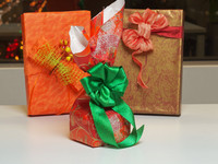 Как завязать красивый бант на подарке ...