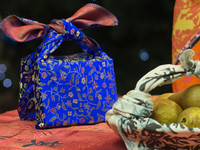 Как упаковать подарок: в японском стиле фурошики ...