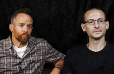 Легенды ню-метала Linkin Park отвечают на глупые вопросы из скандального приложения Secret