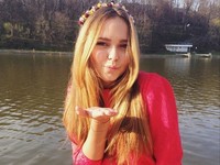 15-летняя Стефания Маликова показала фото с выпускного
