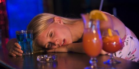 Чем коварен женский алкоголизм?