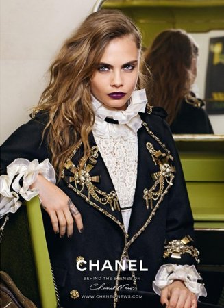 Первый кадр рекламной кампании Chanel Paris-Salzburg с Карой Делевинь |