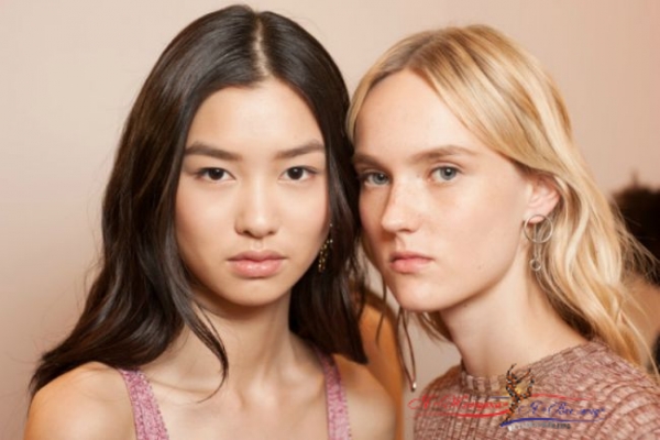 Как повторить идеальный летний макияж от Dior?