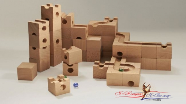 Как правильно организовать учебно-игровой процесс для детей с помощью деревянных кубиков