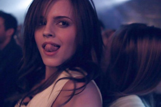 Подборка гифок об исконно женском пятничном развлечении