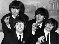5 модных трендов, которыми мы обязаны Джону Леннону и The Beatles - «История успеха»