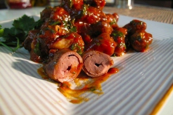 Куриные сердечки в томатном соусе с кориандром - «Второе блюдо»