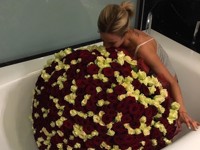 Миллион роз: Ольга Бузова похвасталась подарком от мужа фото - Леди Mail.Ru - «Светская жизнь»
