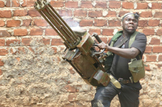 «Угандийские неудержимые»: Как в Африке снимают боевики за 200 долларов