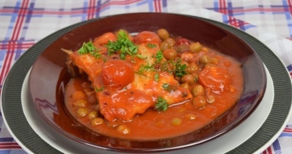 Рыба в томатном соусе с горошком - «Второе блюдо»