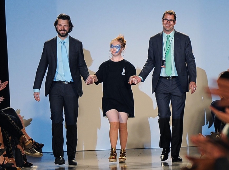 Маделин Стюарт вернулась на подиум Недели моды в Нью-Йорке - «Красота»