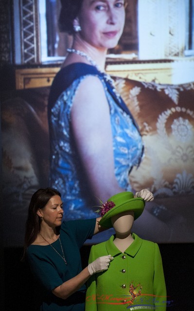 Свадебное платье Елизаветы II можно увидеть в Лондоне - «Дети»