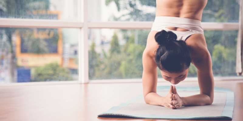 Как научиться делать стойку на голове - «Здоровье»