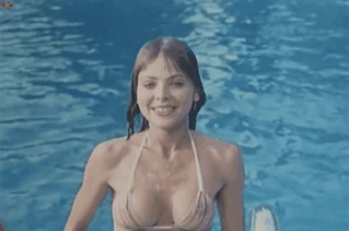 Пятничная подборка знойных гифок с итальянскими женщинами