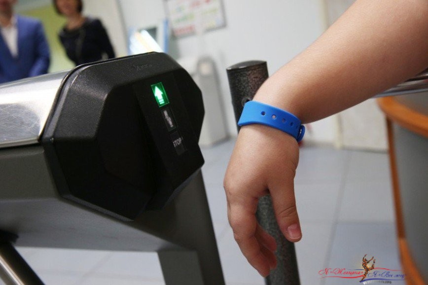 Браслеты "Москвенок" станут фитнес-трекерами - «Дети»