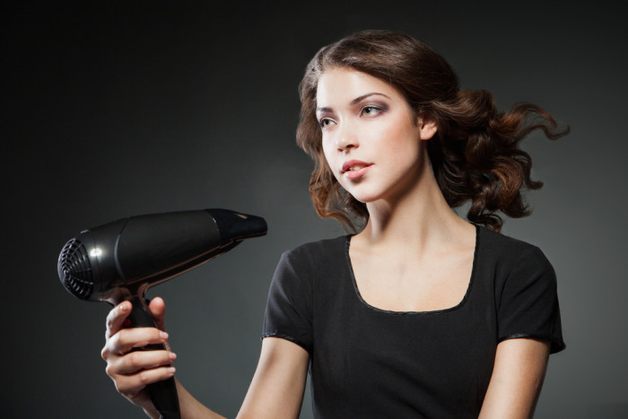 4 шага, чтобы безопасно высушить волосы феном - «Уход»