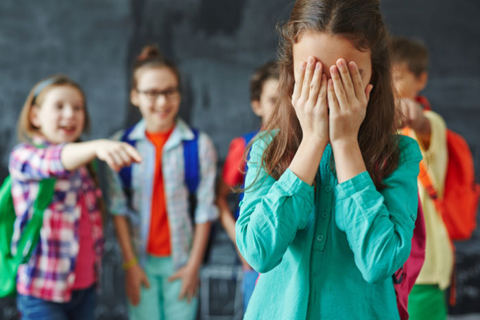 Буллинг в школе: что делать, если ребенка обижают одноклассники — советы психолога - «Семейные отношения»