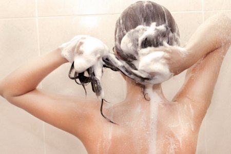 Как помыть голову без шампуня: 3 необычных способа - «Уход»