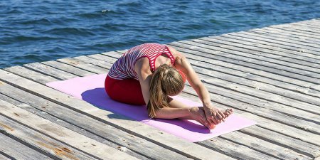 Позы йоги, которые помогут справиться с болью - «Стиль жизни»