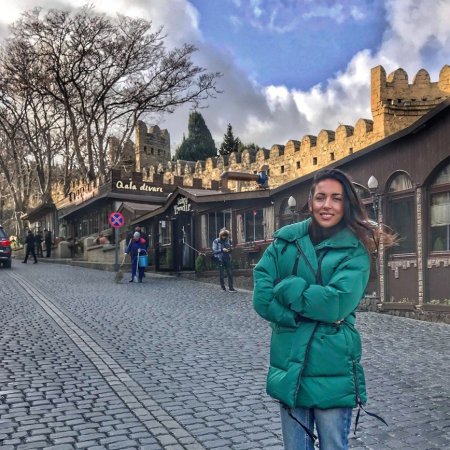 «Какой красивый город!»: Алсу прогулялась по Баку - «Домашние Питомцы»