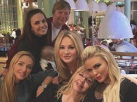 Навка, Ручка и Григорьев-Аполлонов шумно отметили день рождения Семенович - «Я как Звезда»