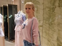 Валерию в розовом джемпере сравнили с манекеном - «Я как Звезда»