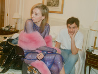 Светлана Бондарчук позирует в прозрачном платье и розовой накидке - «Я как Звезда»