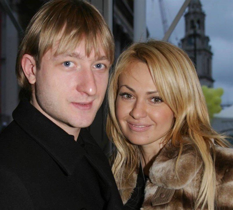 «Школьник и дама»: в Сети обсуждают фото Рудковской и Плющенко для обложки журнала - «Я и Отдых»