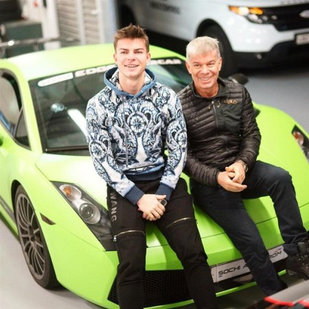 «И не скажешь, что не родной»: в Сети поражены сходством Олега Газманова и его пасынка - «Психология»