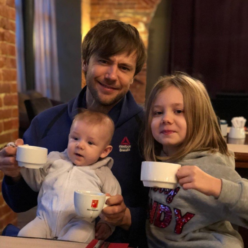 «Температура 40,4 градуса»: Иван Жидков попал в больницу с отравлением - «Я и Здоровье»