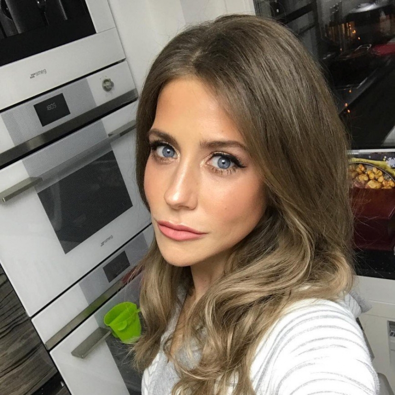 «Одна капуста и молочка»: холодильник Юлии Барановской удивил поклонников - «Я и Здоровье»