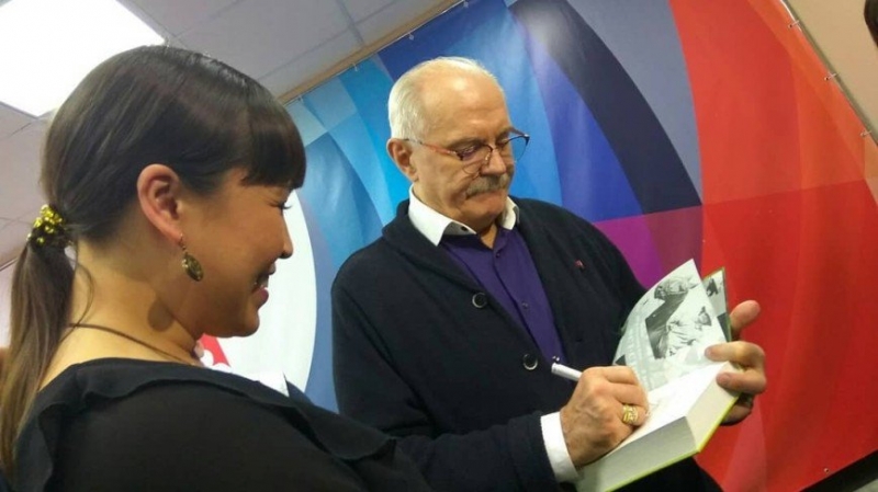 «Из-за ЖКХ можно лишиться гения»: Никита Михалков поскользнулся и упал на улице - «Я и Отдых»