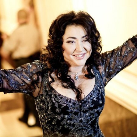 «Звезды у нас без тормозов»: Лолита Милявская не боится танцевать на людях - «Я и Отдых»