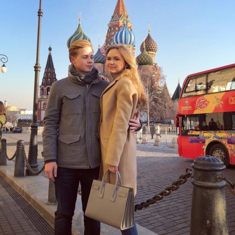 «Как мама и сын»: Стеша Маликова выглядит гораздо старше своего возлюбленного - «Домашние Питомцы»