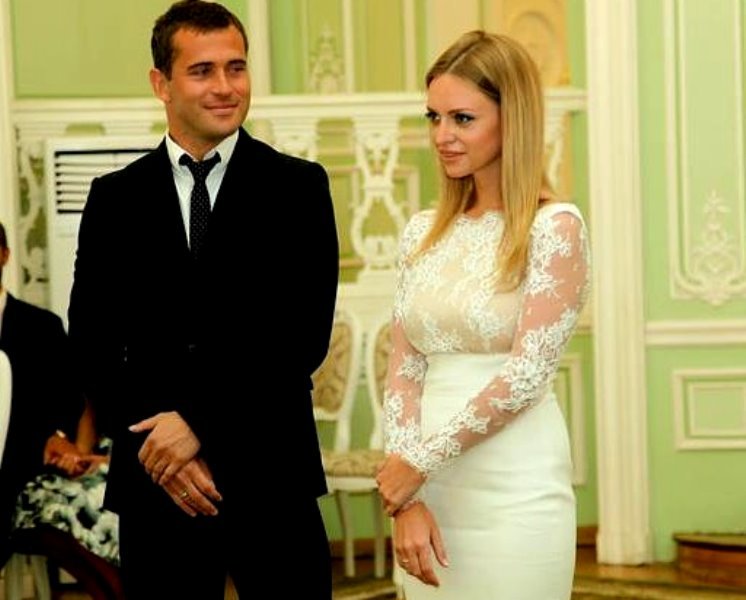 Фото александр кержаков с женой фото