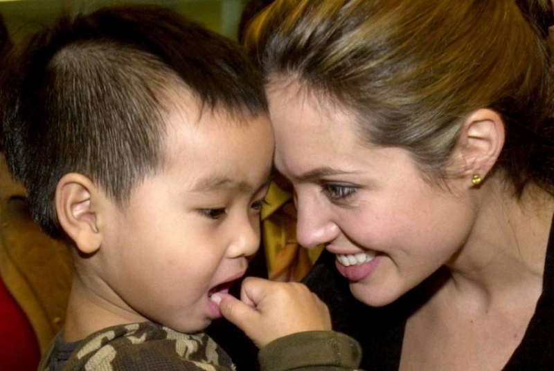 СМИ: старший сын Анджелины Джоли хочет жить с Брэдом Питтом - «Я и Отдых»