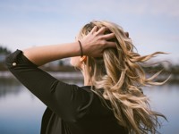 5 ужасных ошибок, которые мы совершаем до и во время укладки - «Я и Красота»