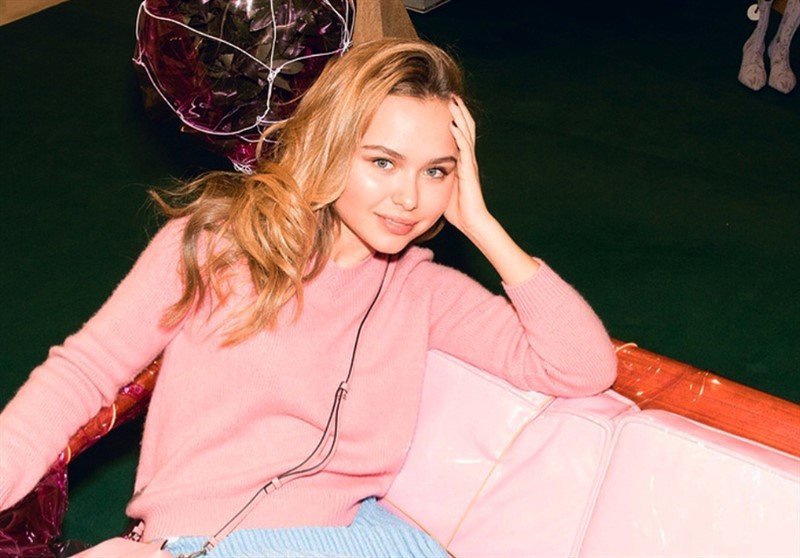 «Неужели за ум взялась»: Стеша Маликова наконец села за учебники - «Я и Дети»