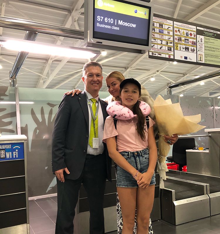 "Ну и культура": Анастасия Волочкова возмутила своим поведением в самолете - «Я и Отдых»