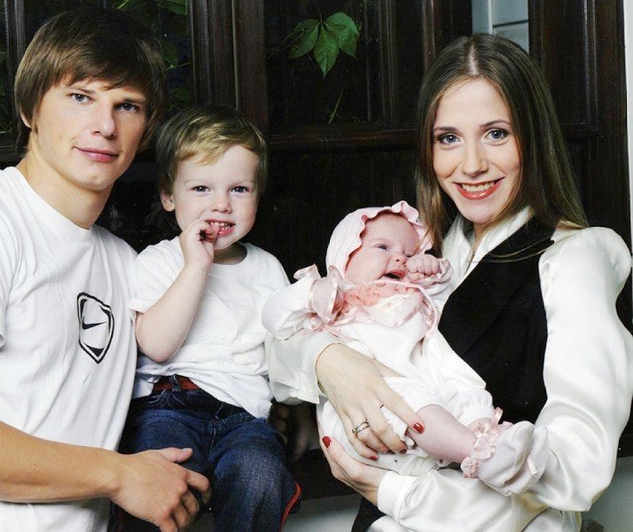 «Чей это лоб?»: Юлия Барановская заинтриговала фото с мужчиной - «Психология»