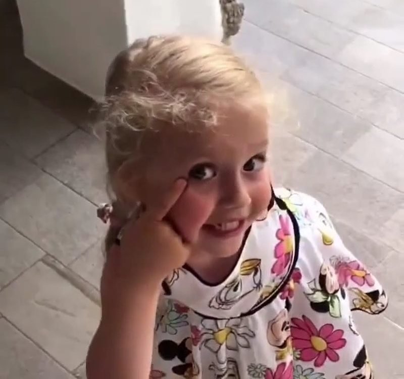 «Тараторит без умолку!»: Лиза Галкина испытала море впечатлений от встречи с осьминогом - «Я и Дети»