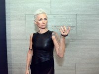 Больше не в тренде: Диана Арбенина без юбки, но в расшитых сапогах - «Я и Мода»