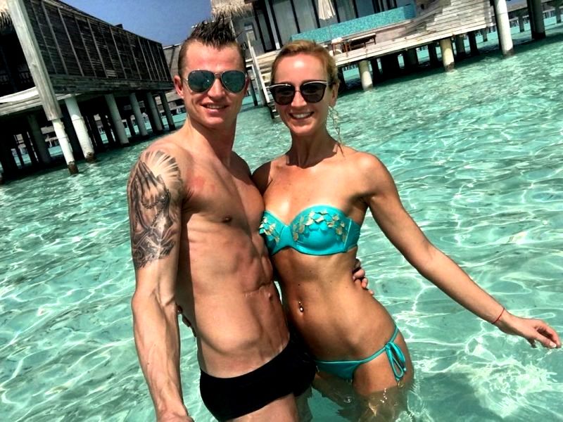 «Костенко и тарабузики»: в сети обсуждают «ужин» Бузовой с Тарасовым и его женой - «Психология»