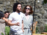 В Сети появились первые фото Кита Харингтона и Роуз Лесли после свадьбы - «Я как Звезда»