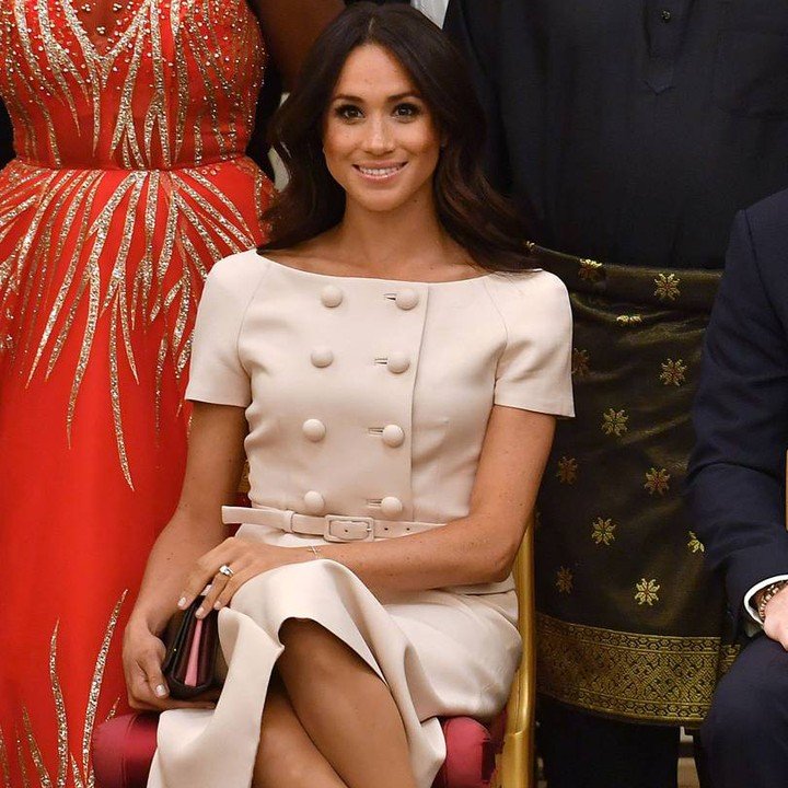 «Привычка – вторая натура»: Меган Маркл не может сидеть по-королевски - «Я и Отдых»