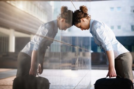 Что такое эмоциональное насилие и как ему противостоять: советы Владимира Науменко - «Семейные отношения»