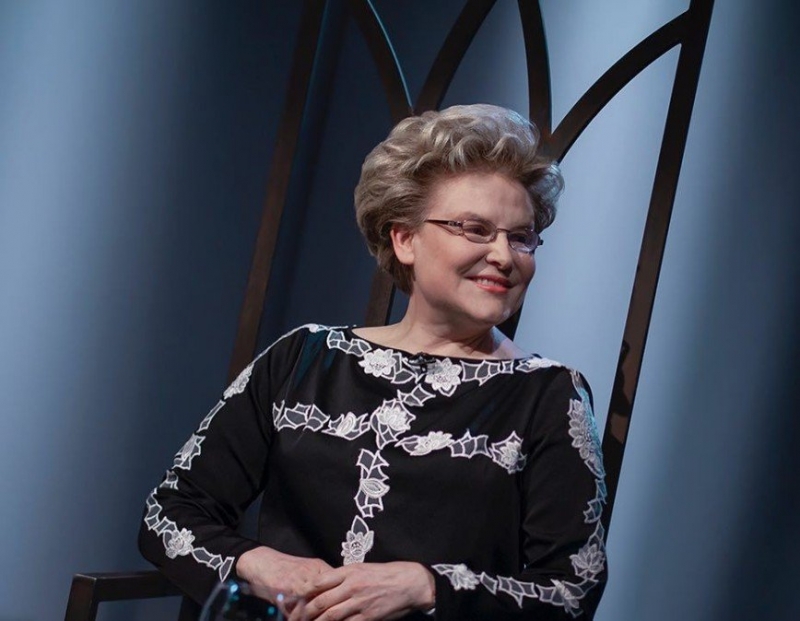 Елена Малышева морит себя голодом, лишь бы влезть в платье - «Я и Здоровье»