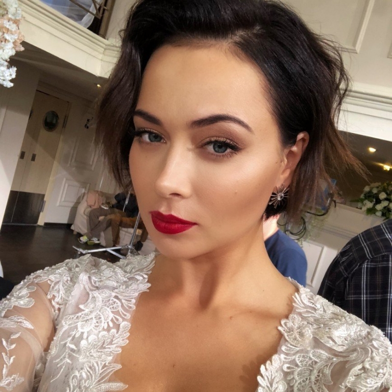 «Уже везде подвисает»: Настасье Самбурской рекомендуют записаться в спортзал - «Я и Здоровье»