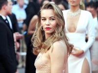 Тина Канделаки, Мелания Трамп, Яна Рудковская и еще 7 звезд в одинаковых платьях - «Я и Мода»