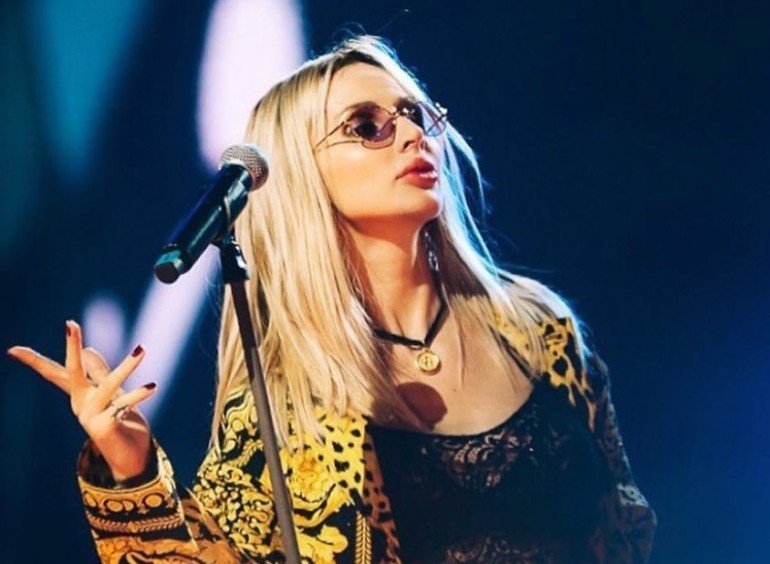 «Такие бедра надо прятать»: брюки Светланы Лободы подчеркнули поплывшую фигуру - «Красота»